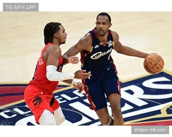 埃文·莫布里通过高效挡拆制造投篮机会提升内线得分差距